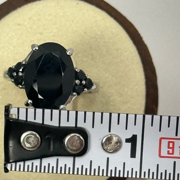 Natural Black Spinel set in Stainless Steel
Jewelry Suite (Ring size 8) - Picture 5 of 14